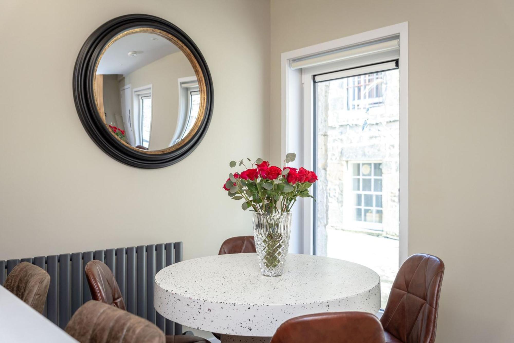 Dragon Suites - City Centre 2 Bed Luxury Mews House Edinburgh Exterior photo